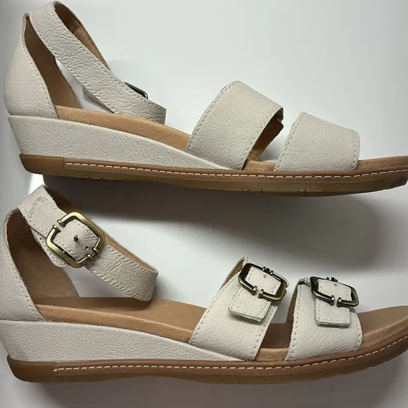 Astrid by Dansko size 40 us9 ivory new in box comfort sandals