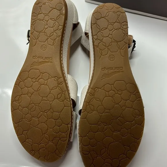 Astrid by Dansko size 40 us9 ivory new in box comfort sandals