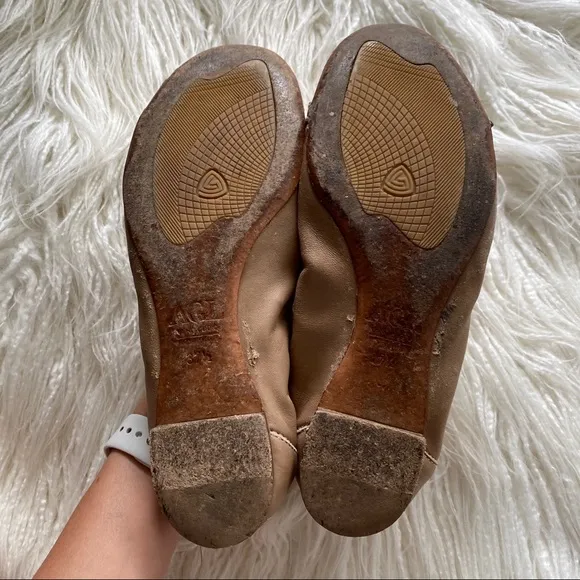 ATTILIO GIUSTI LEOMBRUNI cap toe ballet flats 7.5