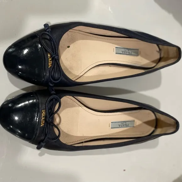 Authentic PRADA Cap-Toe navy Leather Ballet Flats size 8 1/2
