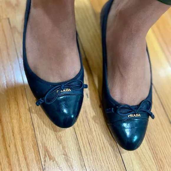 Authentic PRADA Cap-Toe navy Leather Ballet Flats size 8 1/2