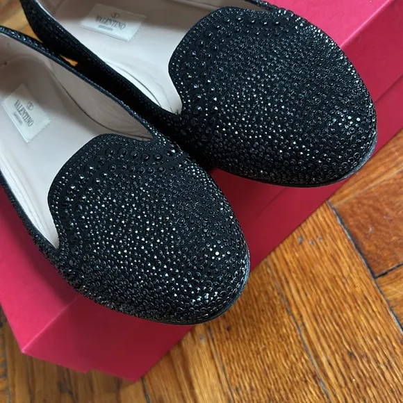 Authentic Valentino Garavani Black Leather Flats IT39