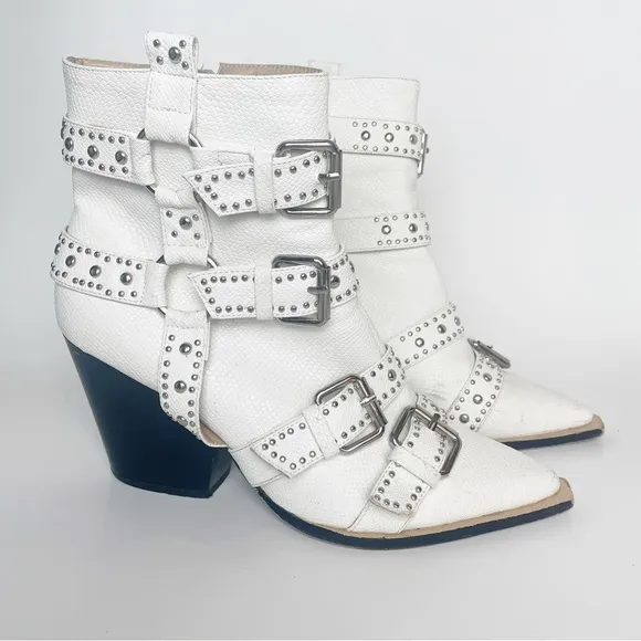 Azalea Wang white snakeskin boots size 9
