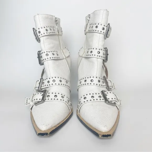 Azalea Wang white snakeskin boots size 9