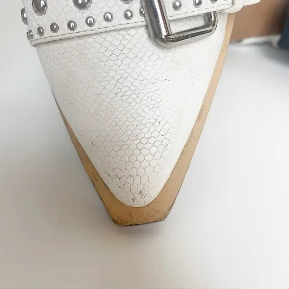 Azalea Wang white snakeskin boots size 9