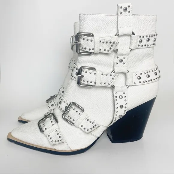 Azalea Wang white snakeskin boots size 9