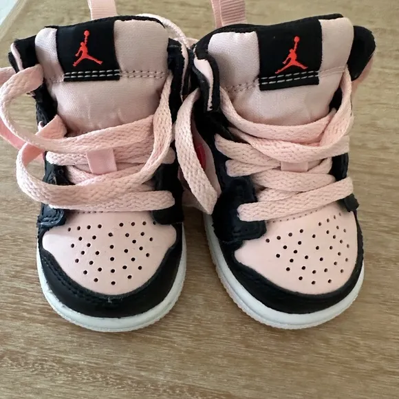 Baby Nike Atmosphere Jordan Pink and Black Sneakers 2C