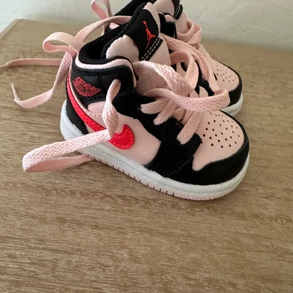 Baby Nike Atmosphere Jordan Pink and Black Sneakers 2C