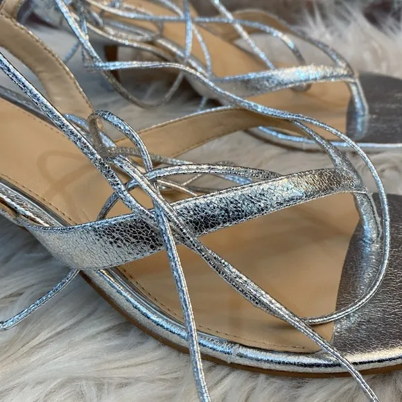 Badgley Mischka Jewel Heeled Silver Lace Up Thong Sandals, Size 11