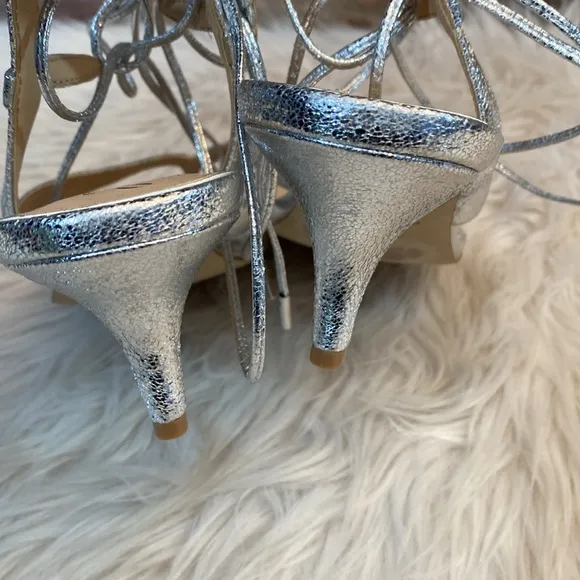 Badgley Mischka Jewel Heeled Silver Lace Up Thong Sandals, Size 11