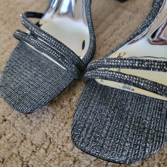 BADGLEY MISCHKA Rebekah Metallic Block-Heel Sandals in Black, Size 8