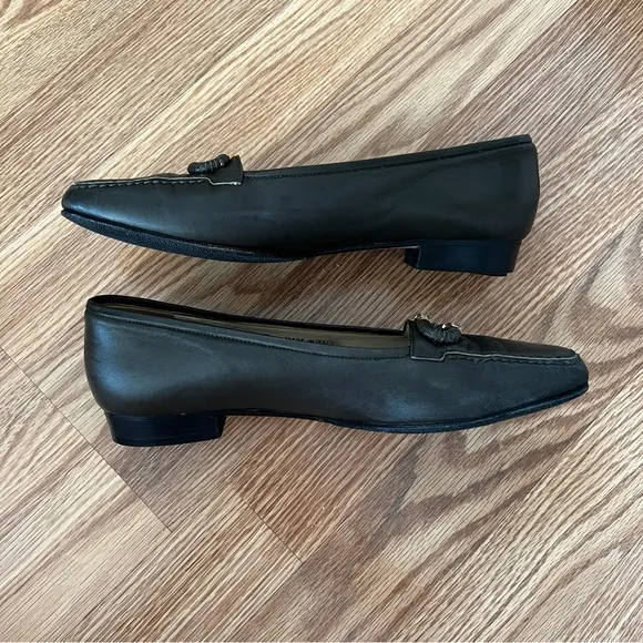 BALLY Olive Green Leather SELENA Loafers Gold Accent sz 8‎