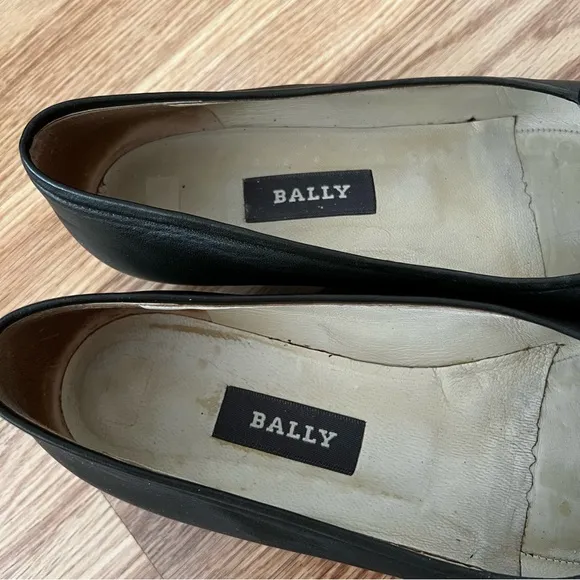 BALLY Olive Green Leather SELENA Loafers Gold Accent sz 8‎