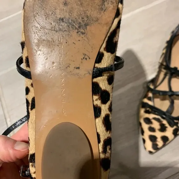 Banana Republic Animal Print Pointy Toe Flats Size 6