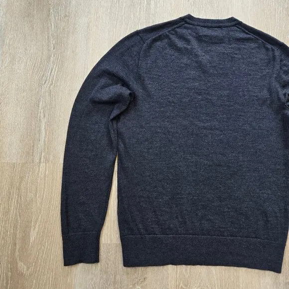 Banana Republic Men’s V-Neck Sweater Small Italian Merino Wool Long Sleeve Gray