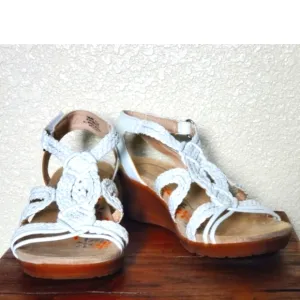 Baretraps white braided Wedge sandals