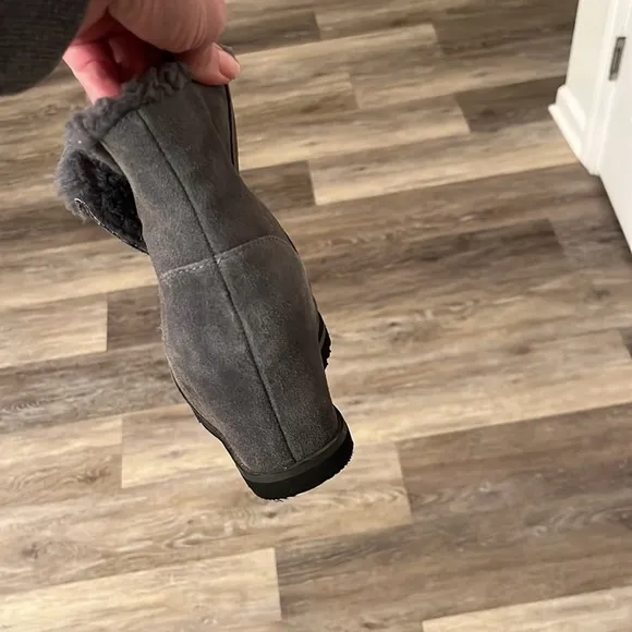 BearPaw Twill wedge heel boots Sherpa lined charcoal size 10 suede
