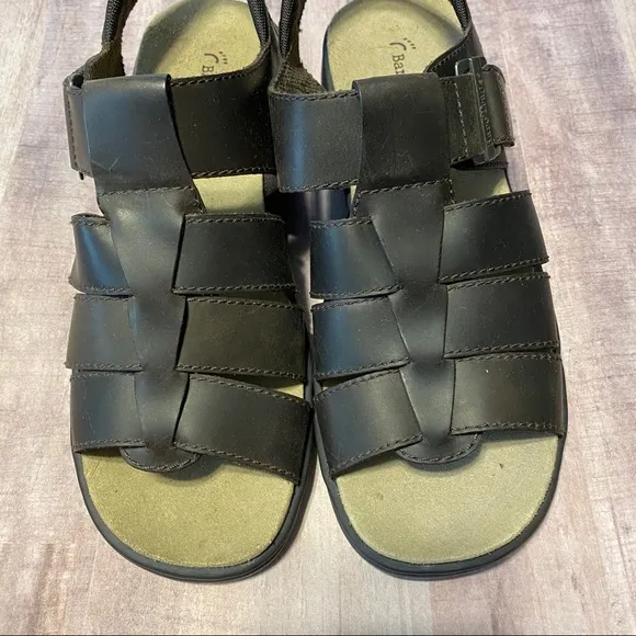 BEARTRAP sandals with Velcro side closure