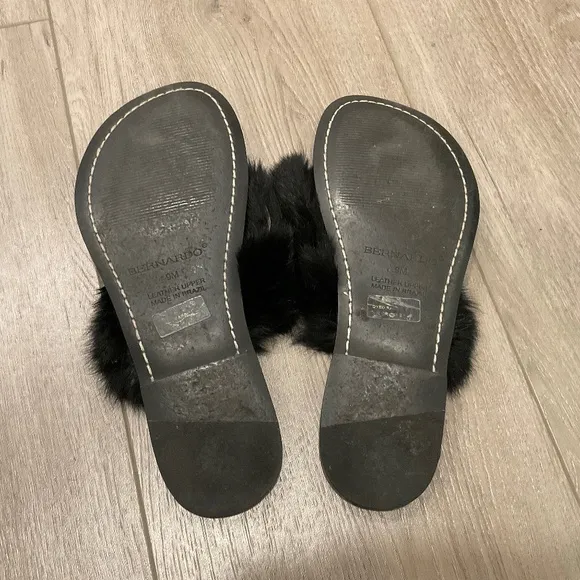 Bernardo Miami Rabbit Fur Thong Sandals Black Size 9