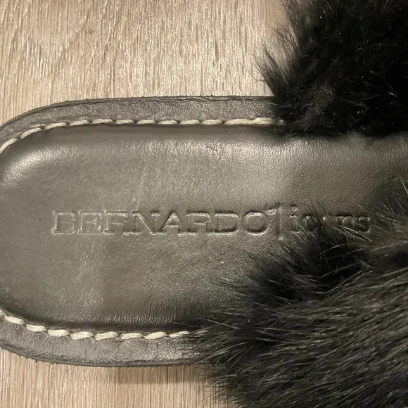 BERNARDO Miami Rabbit Fur Thong Sandals Black Size 9