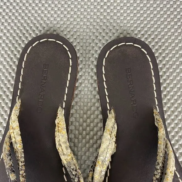 Bernardo Sandals Womens Size 7.5 Brown Leather Thong Sandals Made in Brazil