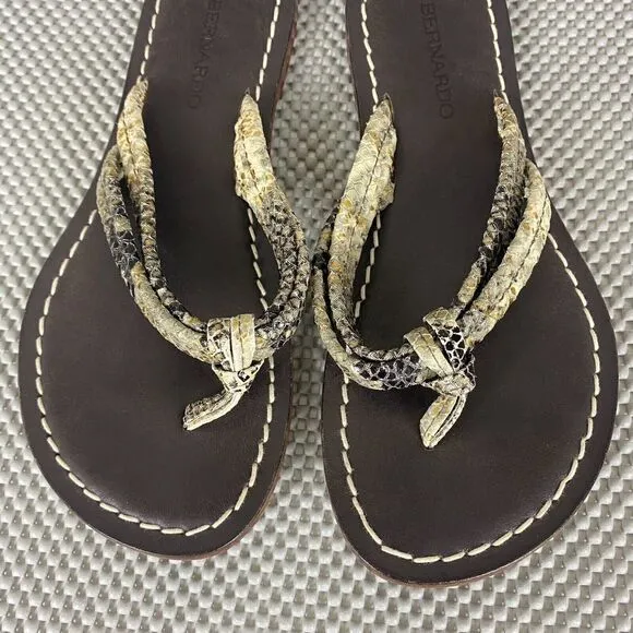 Bernardo Sandals Womens Size 7.5 Brown Leather Thong Sandals Made in Brazil