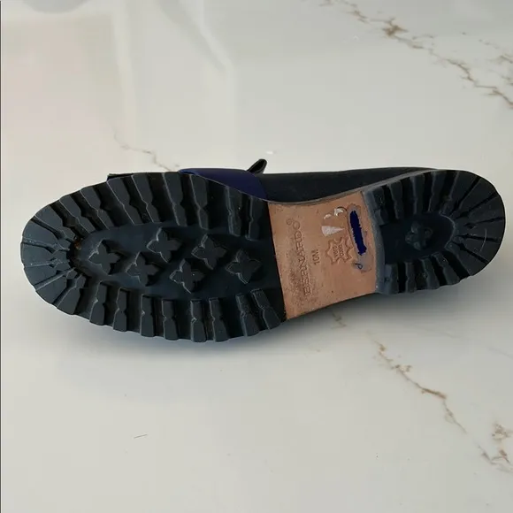 Bernardo Women’s Navy and Blue leather loafers with waffle sole.