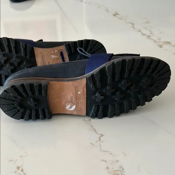 Bernardo Women’s Navy and Blue leather loafers with waffle sole.