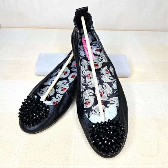 Betsey Johnson Sauceeyy Black Leather Beaded Flower Toe Soft &amp; Flexible Flats