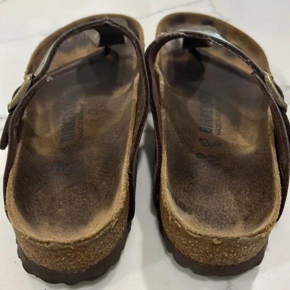 Birkenstock Gizah Women’s Sandals. Size 39