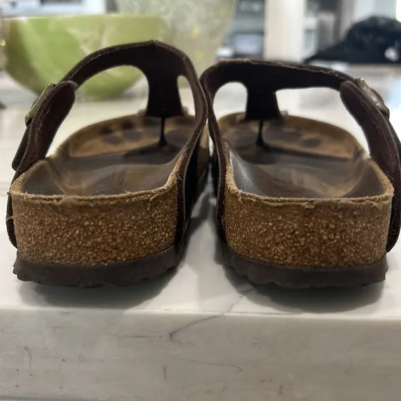 Birkenstock Gizah Women’s Sandals. Size 39
