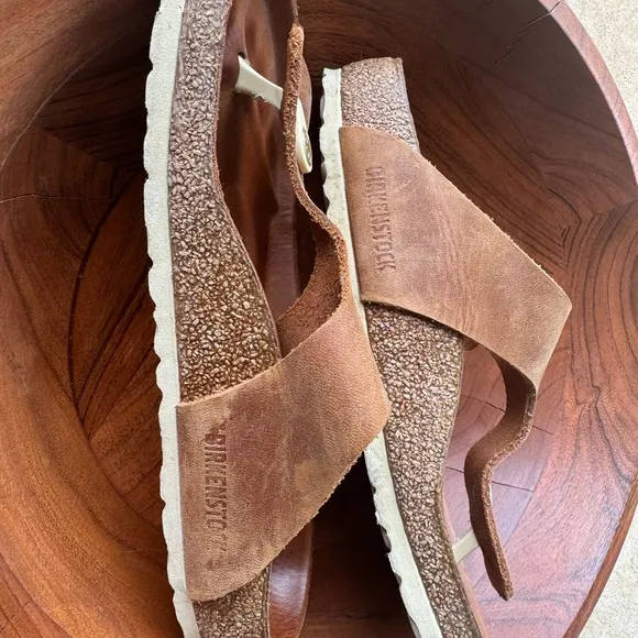 Birkenstock Gizeh Big Buckle Leather Sandals Cognac Gold 7-7.5/38 regular/wide