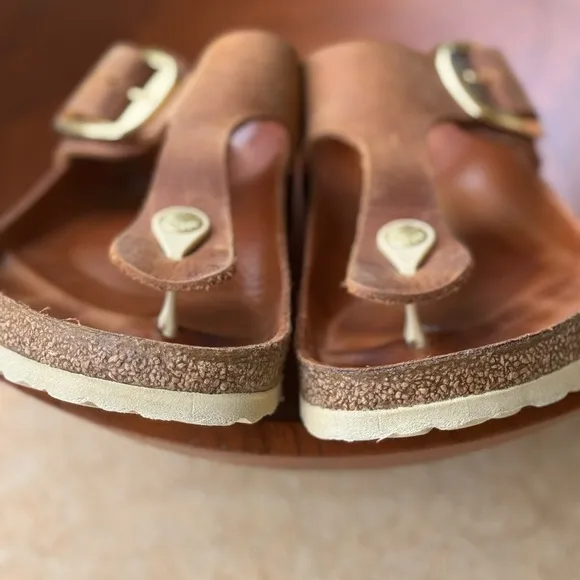 Birkenstock Gizeh Big Buckle Leather Sandals Cognac Gold 7-7.5/38 regular/wide