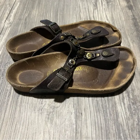 Birkenstock Gizeh Brown Leather Thong Sandals with Chain Medallion