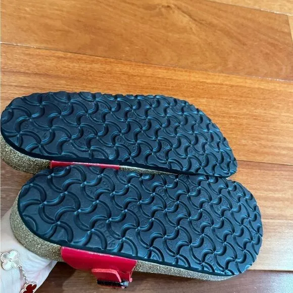Birkenstock Gizeh Cherry Red Patent Sandals Women's Size 37
