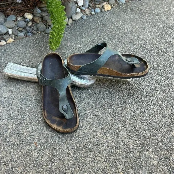 Birkenstock Gizeh Green Oiled Leather Classic Footbed Thong Sandals Size 40