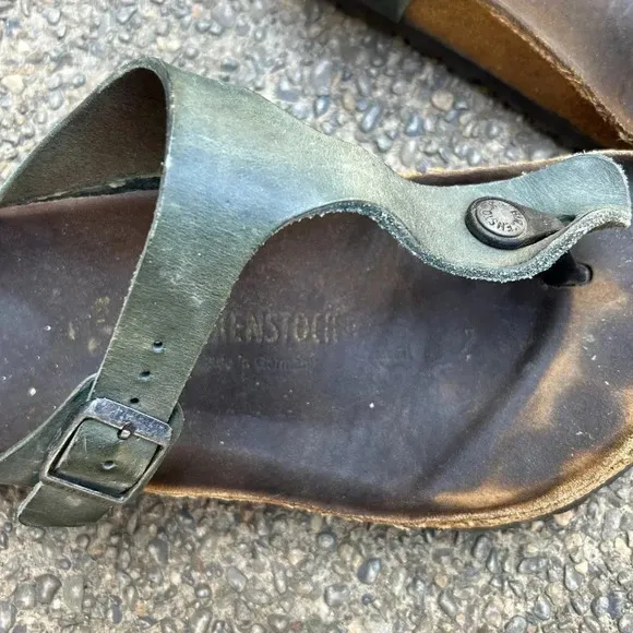 Birkenstock Gizeh Green Oiled Leather Classic Footbed Thong Sandals Size 40