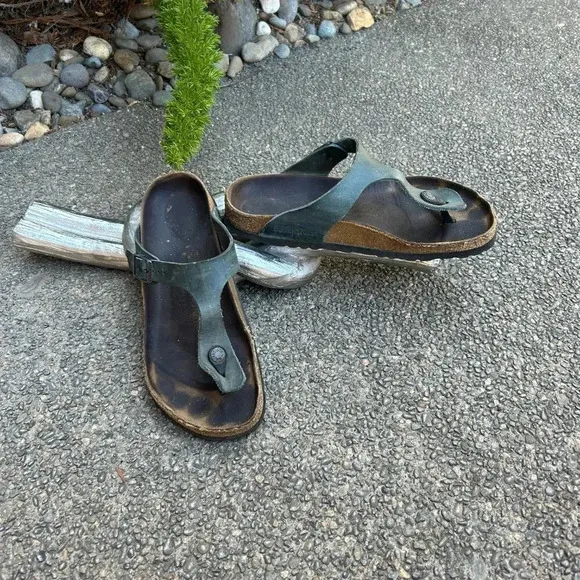 Birkenstock Gizeh Green Oiled Leather Classic Footbed Thong Sandals Size 40