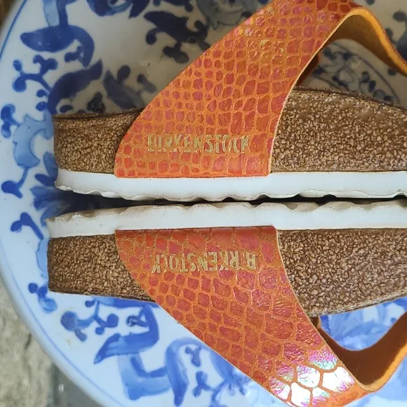 Birkenstock Gizeh shiny snake thong sandals