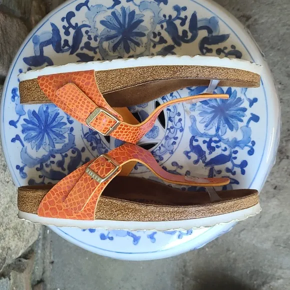Birkenstock Gizeh shiny snake thong sandals