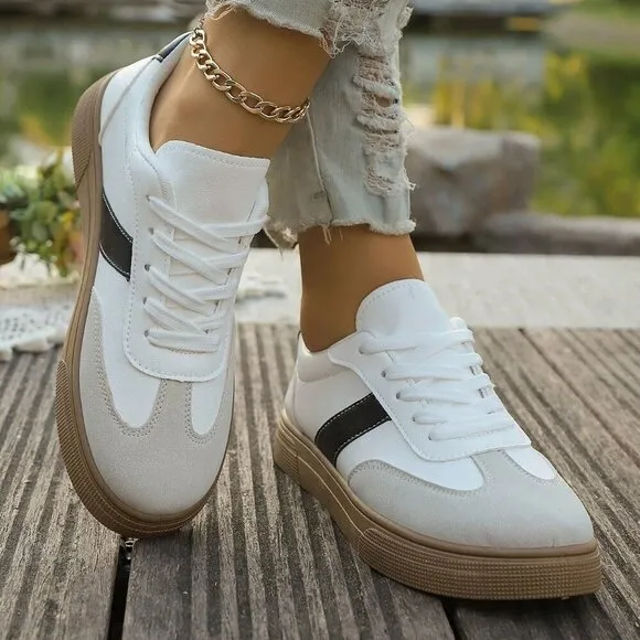 Black Sporty Women's Lace-Up Color Block Athleisure Sneakers