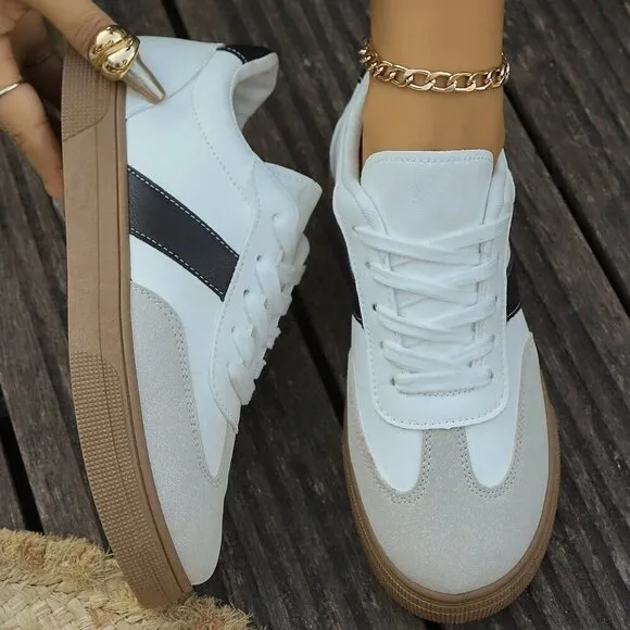 Black Sporty Women's Lace-Up Color Block Athleisure Sneakers