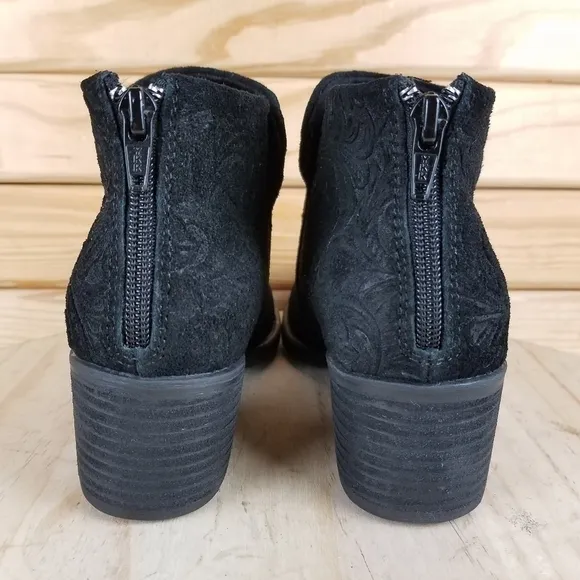 B.O.C Black Ankle Boots 6 US Booties Tooled Suede Leather Stacked Heel Back Zip