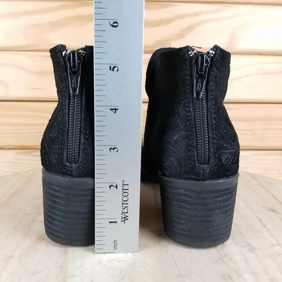 B.O.C Black Ankle Boots 6 US Booties Tooled Suede Leather Stacked Heel Back Zip