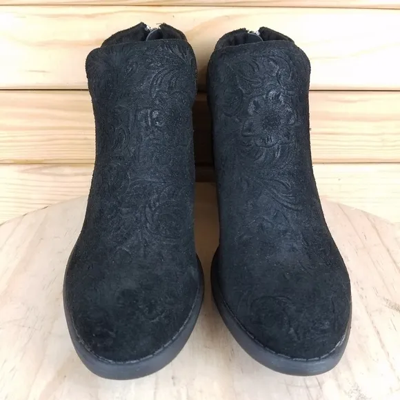 B.O.C Black Ankle Boots 6 US Booties Tooled Suede Leather Stacked Heel Back Zip