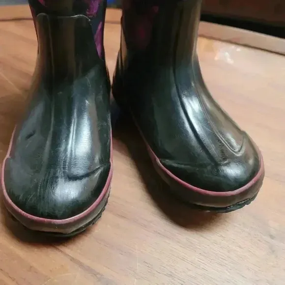 BOGS Classic Watercolor Mid Calf Waterproof Rain Boots Black Pink Girls Size 13