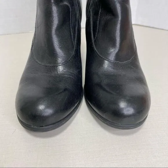 BORN . Black Leather Ankle Boots/Stacked Heel - Size 8.5 - Next to New