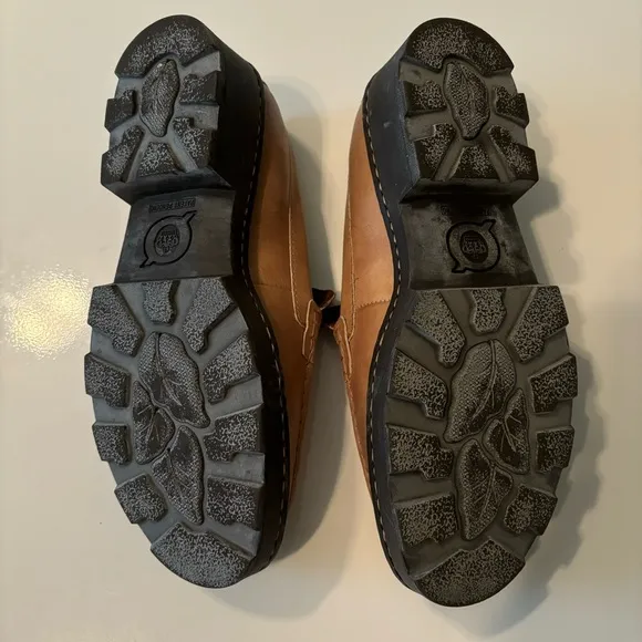 Born Carrera Leather Lug Sole Platform Penny Loafers size 9