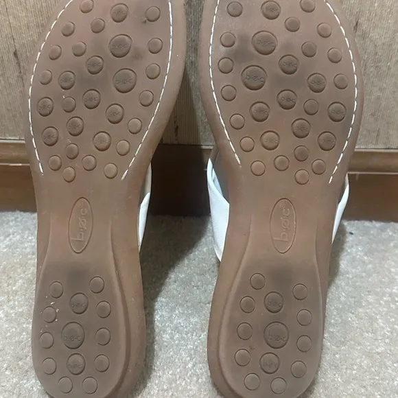 Born‎ Concept Women’s White Thong Sandals Size 9