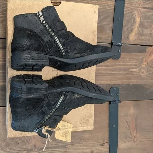 Born Pirlo Distressed Ankle Boots New in Box 5.5